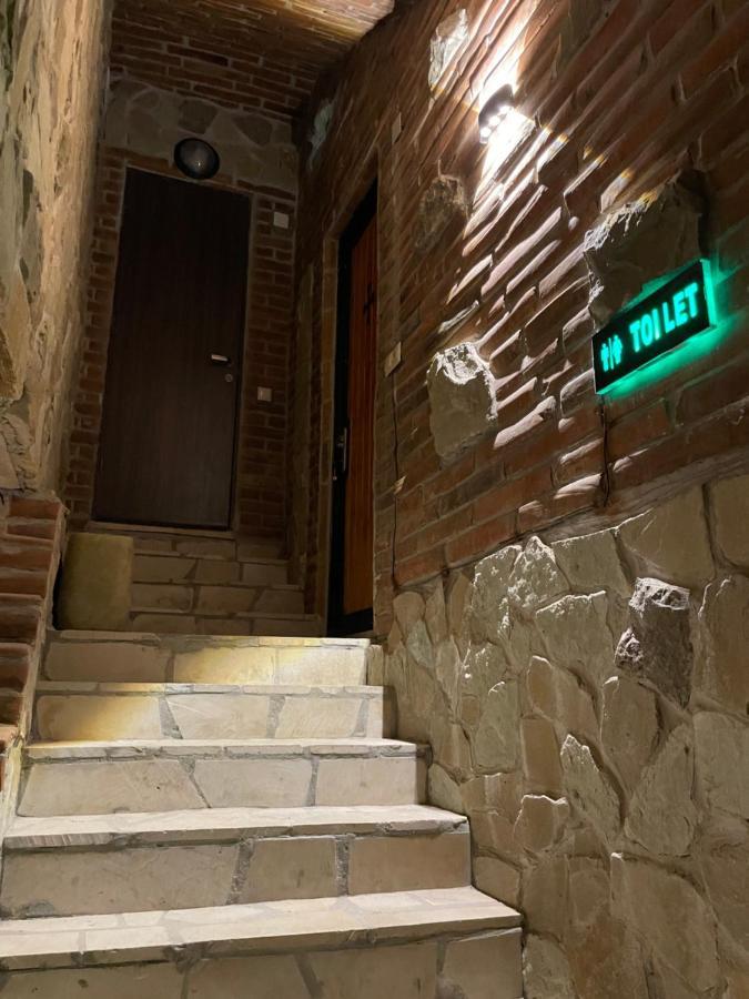 Chogo Hotel Kutaisi Exterior photo
